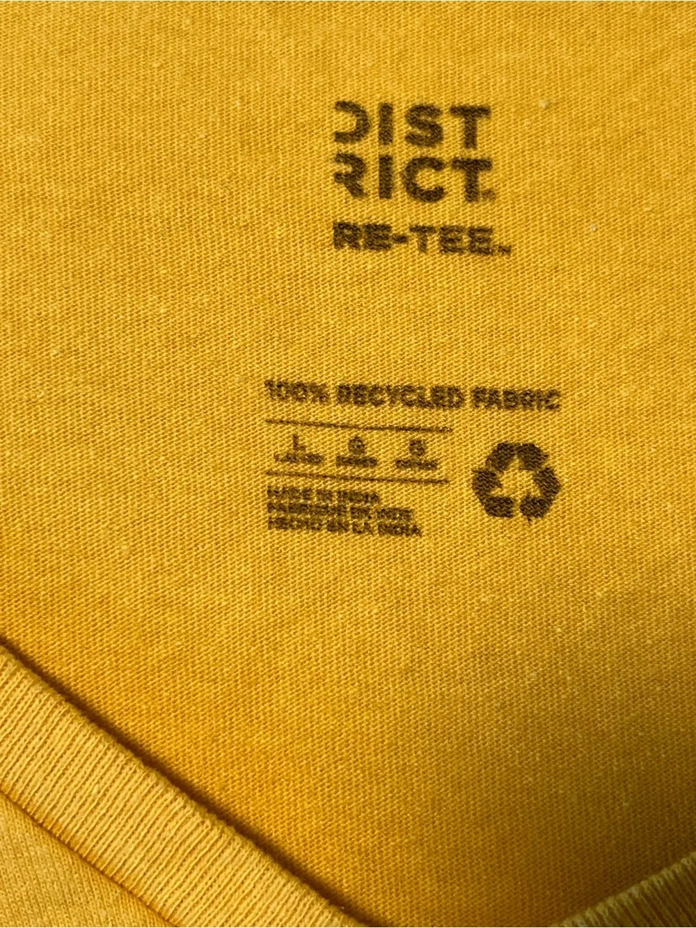 District Mustard Yellow V-Neck Sunflower Tee Size Large - Picture 3 of 3
